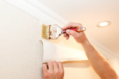 Pose de papier peint à Munchhausen — revêtements muraux et toiles de verre